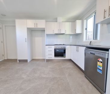 SPOTLESS, MODERN AND PRIVATE! - Photo 4