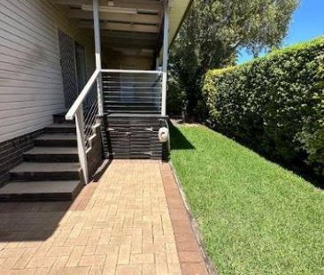 SUPREME QUIET HOUSE & GRANNY FLAT IN PERFECT LOCATION ! - Photo 1