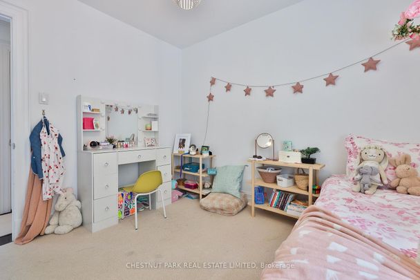 21 Douglas Crescent, ON, Toronto - Photo 1