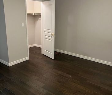 For Lease - 2464 Postmaster Drive, Oakville, Ontario - Photo 2