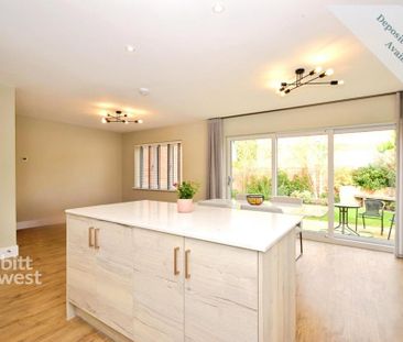 4 bedroom detached house to rent - Photo 4