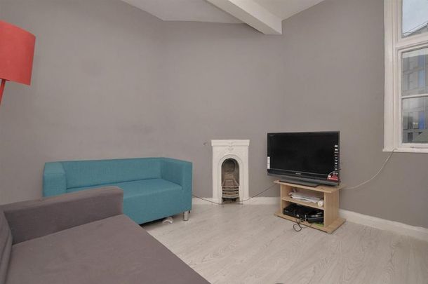 3 bedroom flat to rent - Photo 1