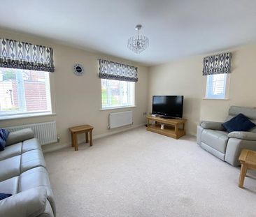 3 bedroom end of terrace house to rent - Photo 3