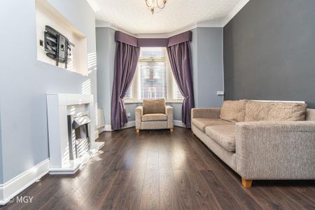 2 bedroom end of terrace house to rent - Photo 2