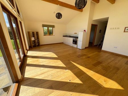 2 bedroom detached house to rent - Photo 2