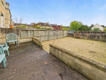 6 bedroom terraced house to rent - Photo 3