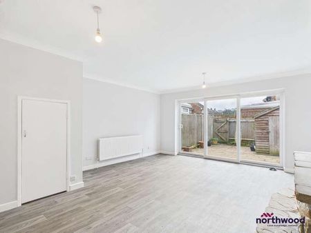 Wilton Avenue, Hampden Park, Eastbourne, BN22 - Photo 3