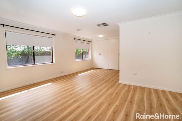 SPACIOUS & UPDATED FAMILY HOME IN PRIME CENTRAL LOCATION - Photo 1