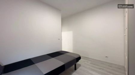Room for rent in 3-bedroom apartment in Barcelona - Foto 5