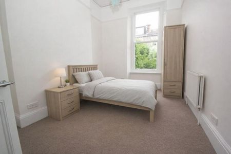 7 bedroom flat to rent - Photo 4