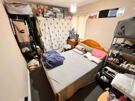 Price £1,250 pcm - Available 16/02/2026 - Unfurnished - Photo 2