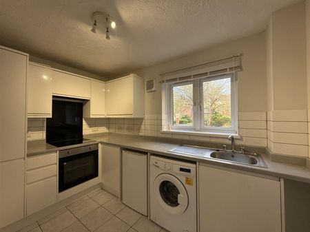 1 Bedroom Flat To Let - Photo 3