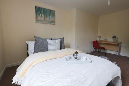 6 bedroom house to rent - Photo 4