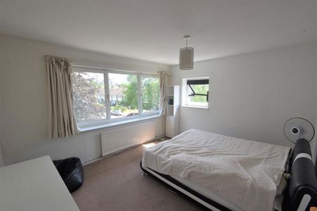 2 bedroom maisonette to rent - Photo 4