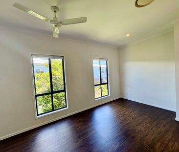 Trendy Townhouse Designed With A New York Warehouse Feel - Photo 5