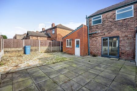 2 bedroom end of terrace house to rent - Photo 5