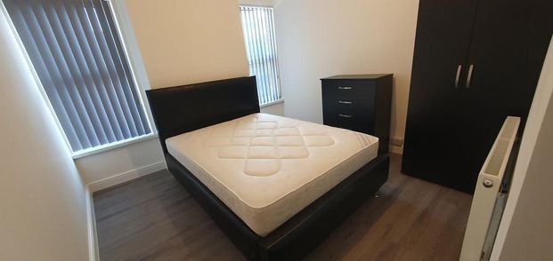 6 bedroom terraced house to rent - Photo 1