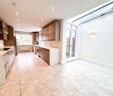 3 bedroom terraced house to rent - Photo 3