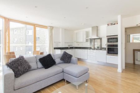 2 bedroom flat to rent - Photo 2