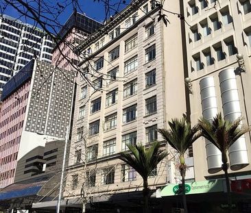 Large 1 bedroom unit, Central Queen Street, CBD - Photo 2