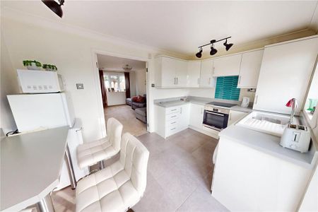 2 bedroom terraced house to rent - Photo 4