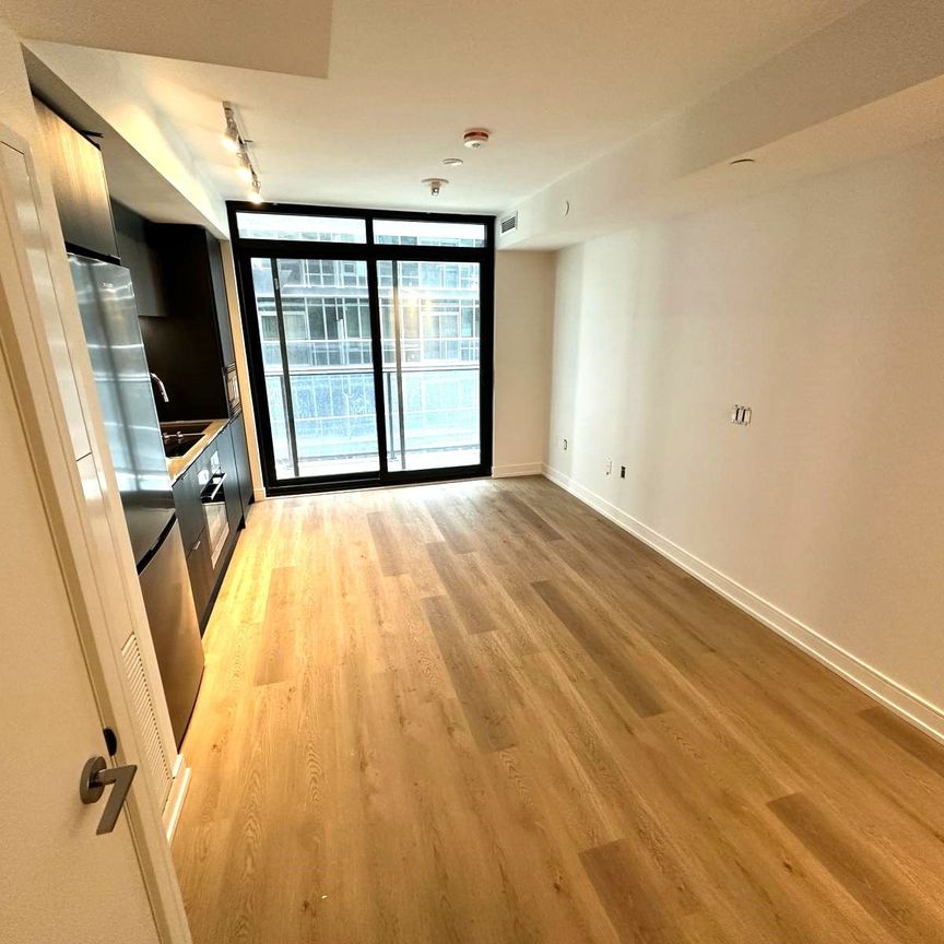 For Lease - 1 Jarvis Street Unit# 819, Hamilton, Ontario - Photo 1