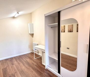 4 bedroom terraced house to rent - Photo 4