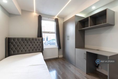 4 bedroom terraced house to rent - Photo 5