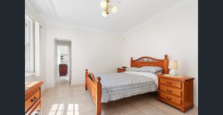 Charming family home in premium pocket of Bexley - Photo 2