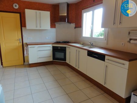 Location Maison 5 pièces 99m² GUER 56380 - Photo 4