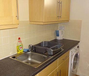 2 bedroom flat to rent - Photo 3