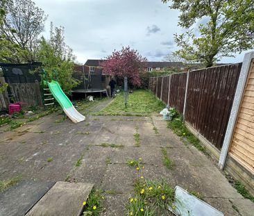 3 bedroom terraced house to rent - Photo 2