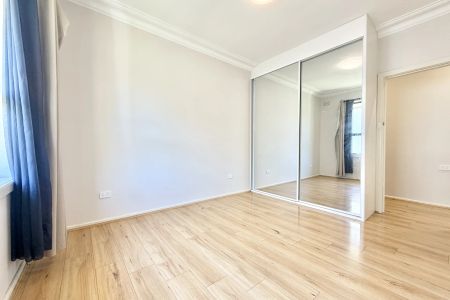 Fully Renovated Home in Peaceful Position Near Station & Shops - Photo 2