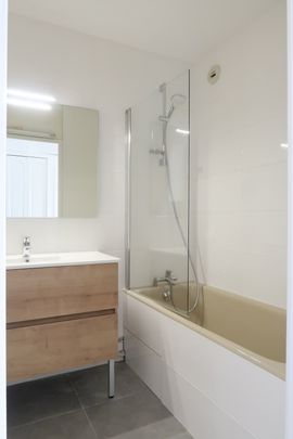 Location Appartement 5 pièces 87m² ST ETIENNE 42000 - Photo 1