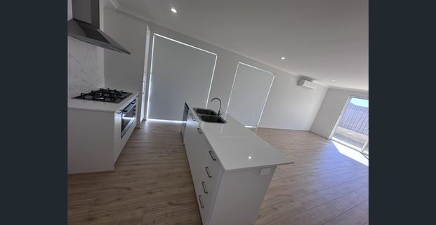 Brand new - Family Home - 4 x 2 - Photo 1