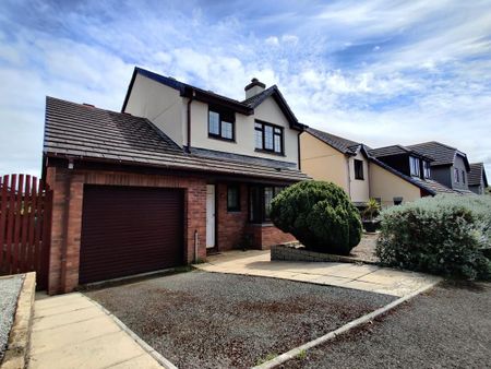 4 bedroom detached house to rent - Photo 3