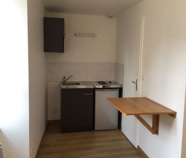 Location Appartement 1 pièce 12m² - Photo 2