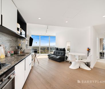 Two Bedroom Apartment with Panoramic City Views - FULLY FURNISHED - Photo 2