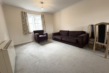 Abbeygate Court - Photo 2