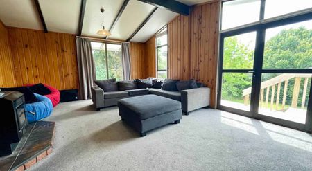 Spacious Four-Bedroom Family Home in the Heart... - Photo 2