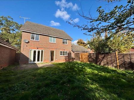 Benet Close, Thetford, IP24 - Photo 2