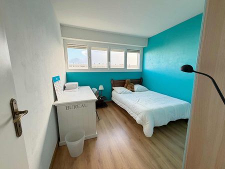 Location Appartement 4 pièces 82m² BORDEAUX 33300 - Photo 4