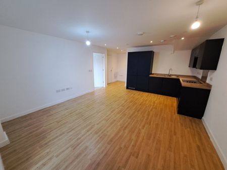 3 Bed Flat, Stockport Road, M13 - Photo 2