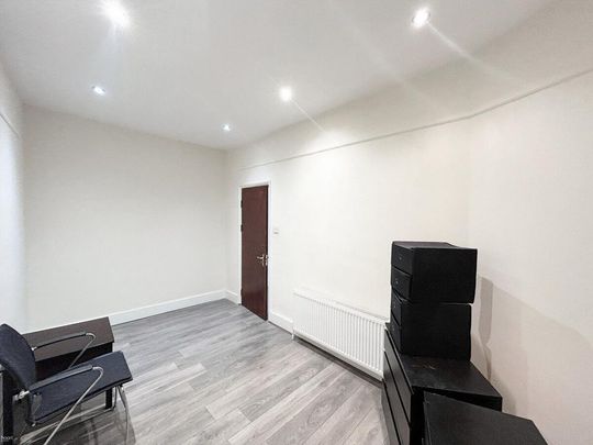 3 bedroom apartment to rent - Photo 1