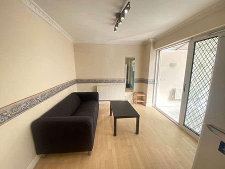 Bedroom House -earlsdon Dont Miss Out, CV5 - Photo 4