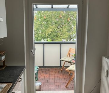 Geräumige 3-Raum-Wohnung mit Einbauküche - Photo 1