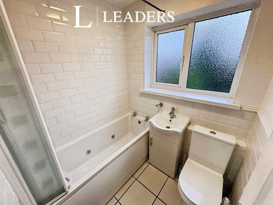 4 bedroom detached house to rent - Photo 1