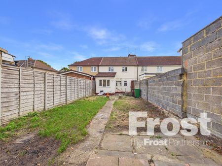 St. Elmo Crescent, Slough, Berkshire,SL2 - Photo 4