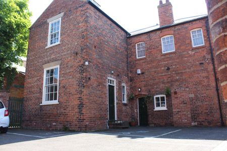 Northgate, Newark, Notts, NG24 - Photo 3