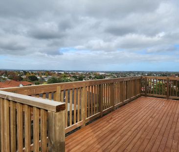 Modern 3BR Flat in Papakura - Photo 2